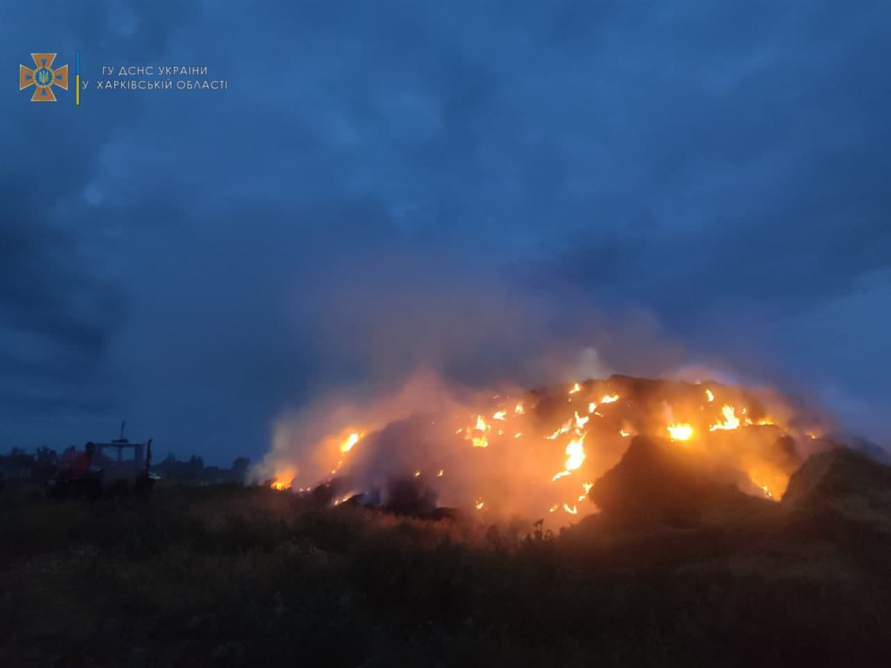 В Харькове загорелась ферма. Фото: ГСЧС в Харькове